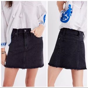 🖤 Madewell McCarren Raw Hem Denim Skirt in Washed Black 27